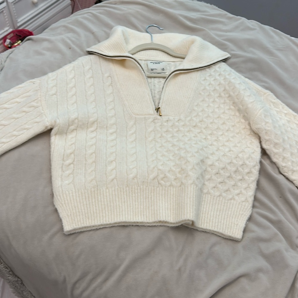 Abercrombie and Fitch Knit Sweater